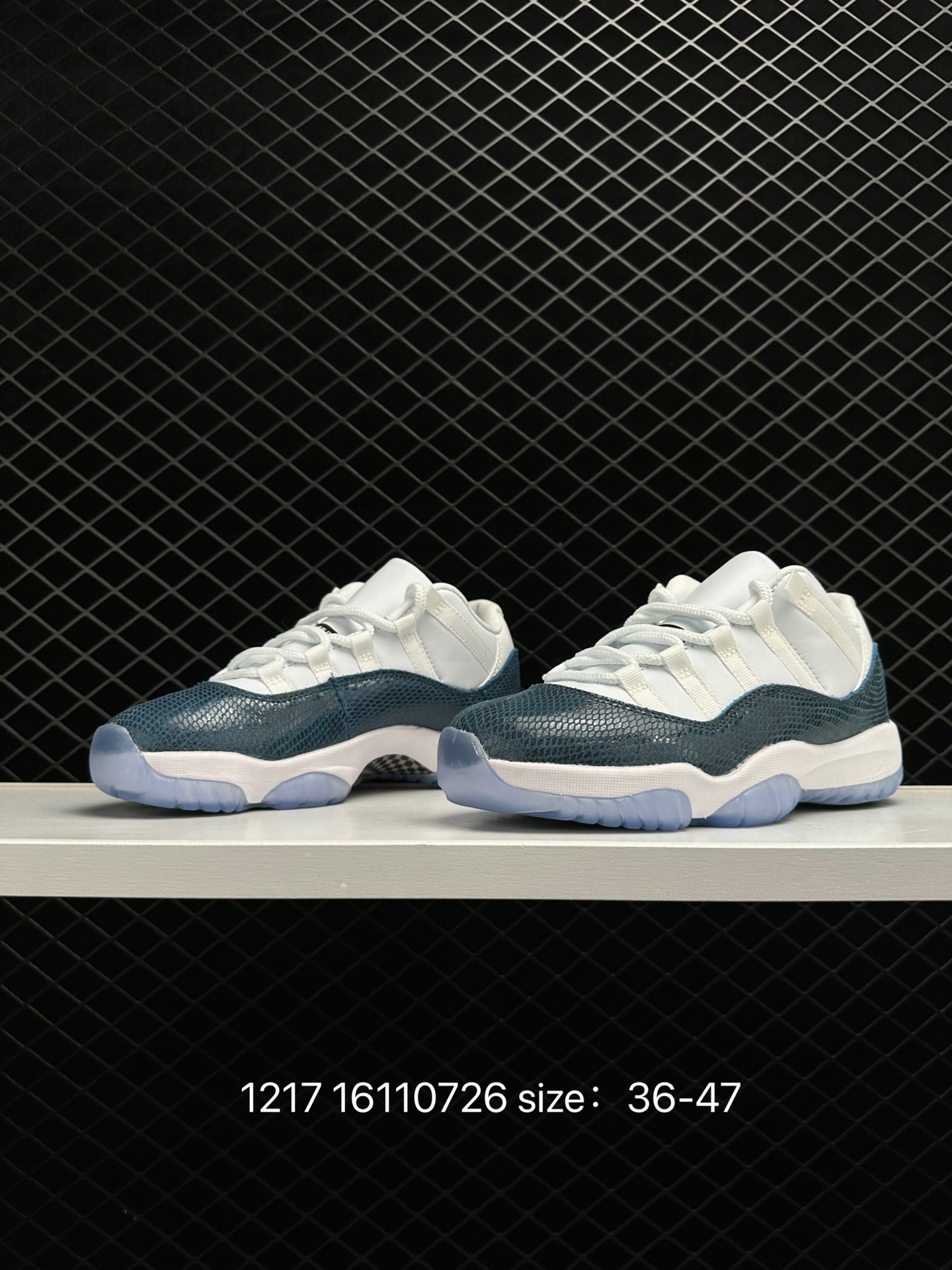 Air Jordan 11 Retro Low 